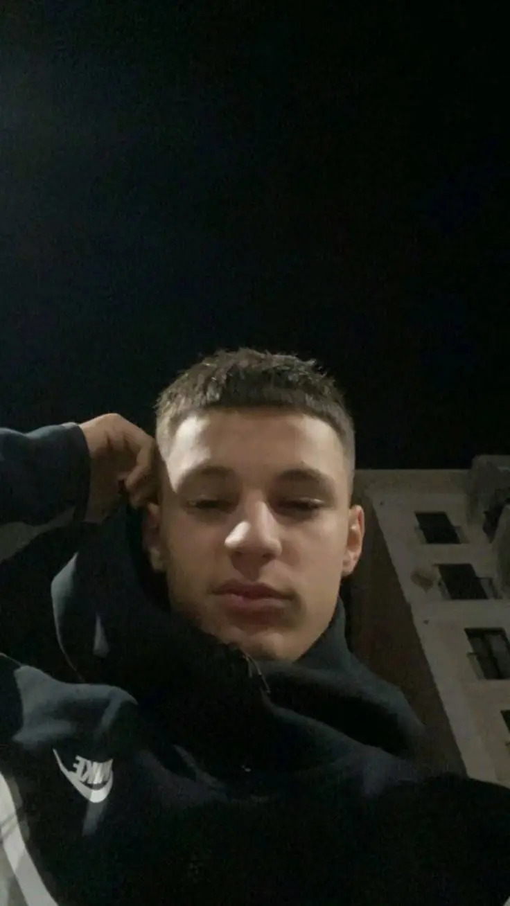 ai character: kleandro background