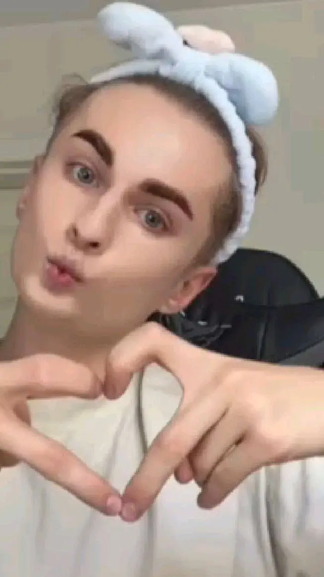 ai character: Jelly Frucik background