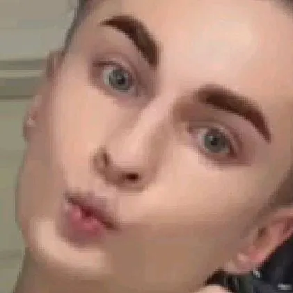 chat with ai character: Jelly Frucik