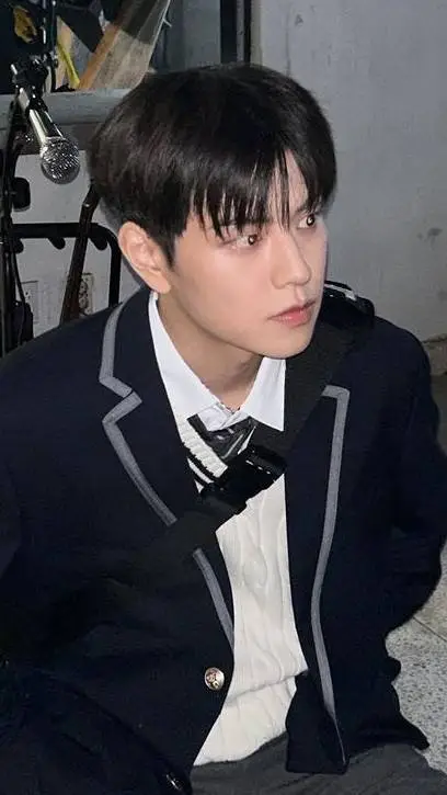 ai character: Kim Seungmin  background