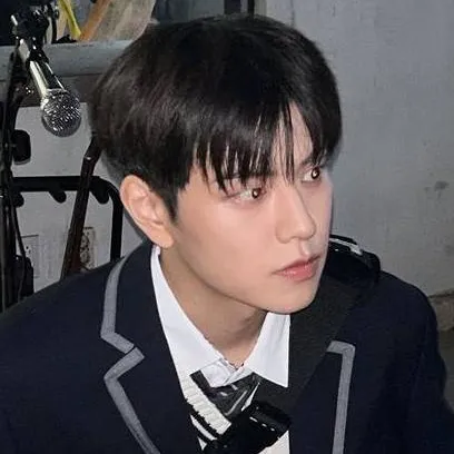 chat with ai character: Kim Seungmin 