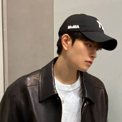 chat with ai character: Kim Seungmin 