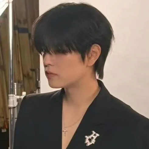 chat with ai character: Kim Seungmin 