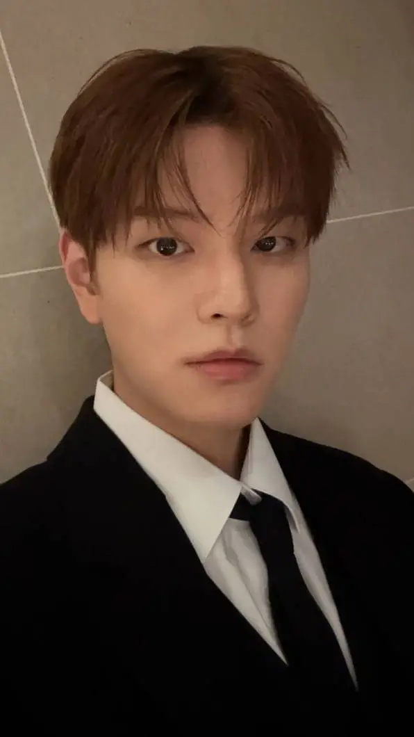 ai character: kim Seungmin  background