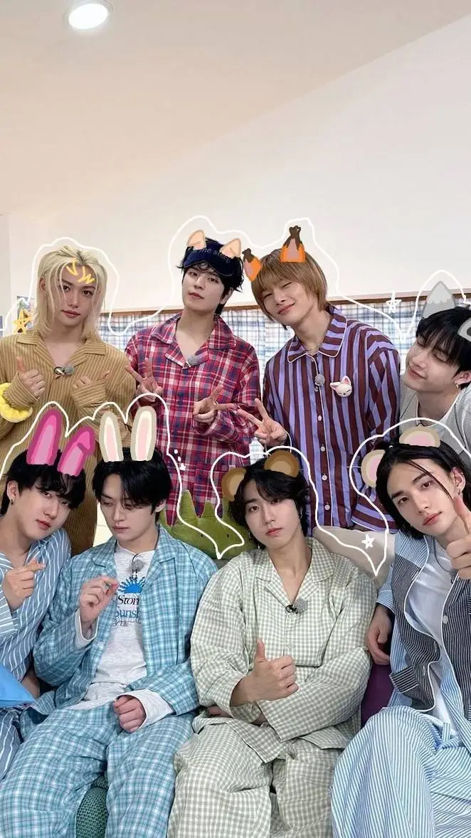 ai character: stray kids y tu 🤨🔥 background