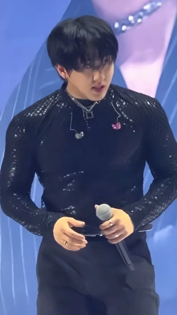 ai character: Changbin mafia  background