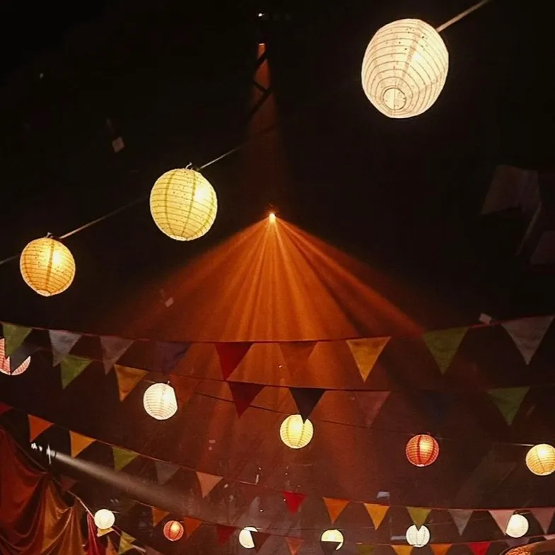 chat with ai character: Circus/carnival rp