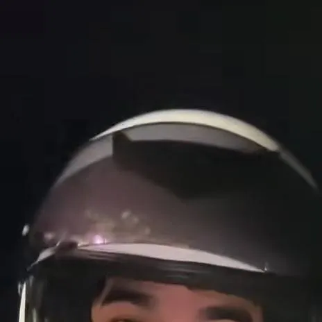 chat with ai character: Andrew 