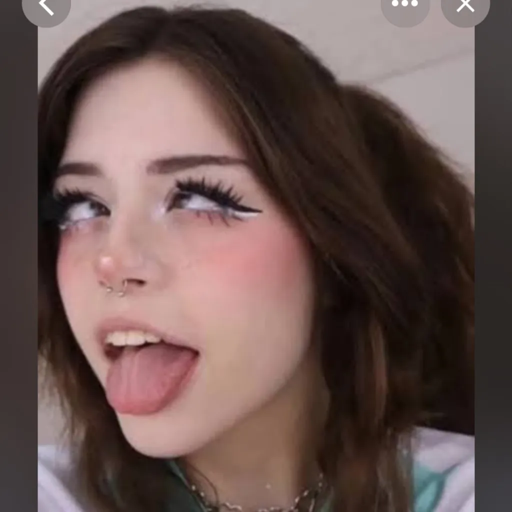 chat with ai character: Hanna dumbass💀