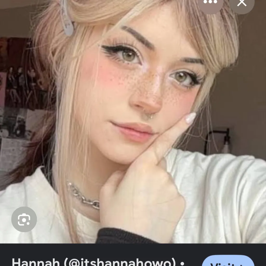chat with ai character: Goofy ass🫩🖕
