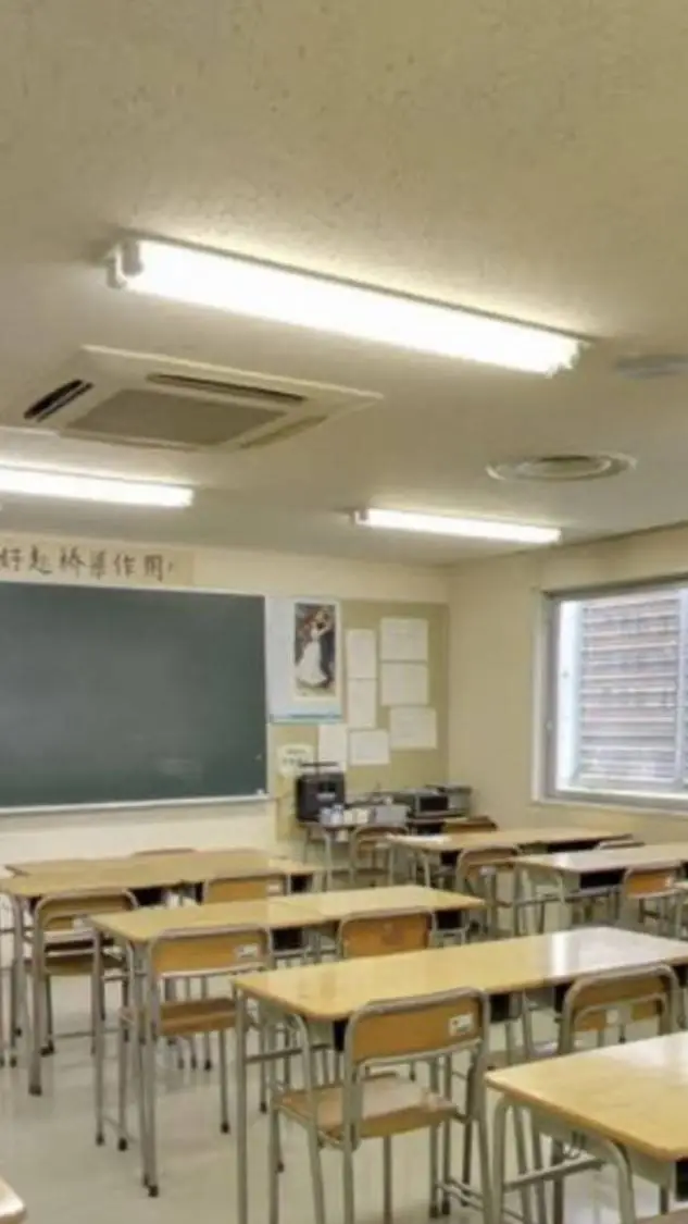 ai character: escuela🫠 background