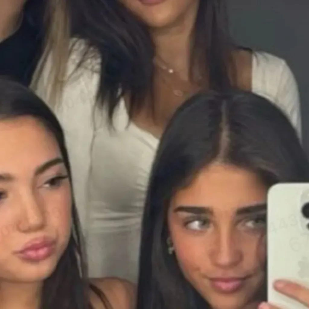 chat with ai character: Fight 