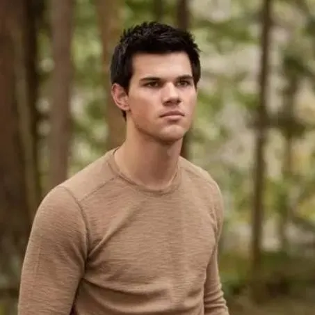 chat with ai character: Jacob Black 
