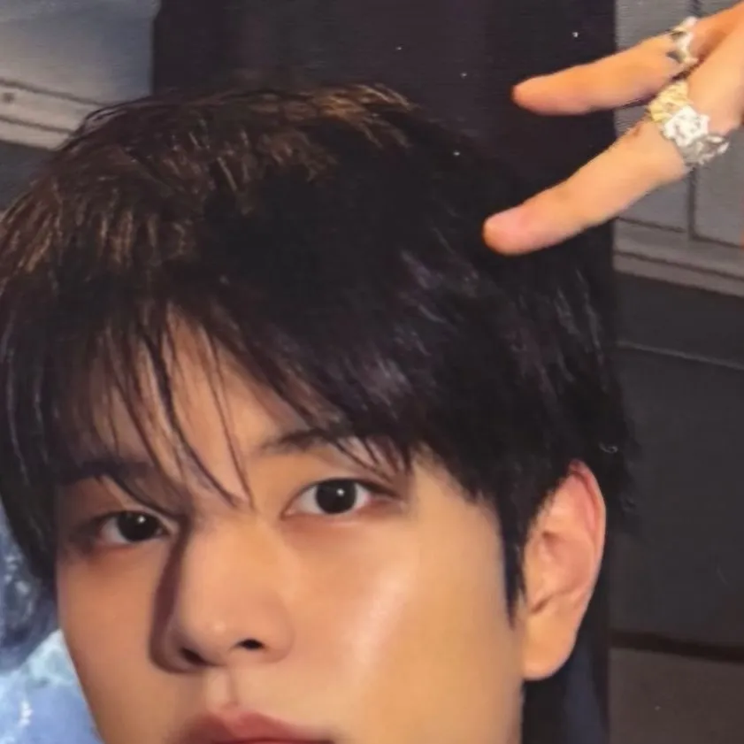 chat with ai character: Kim seungmin 😍