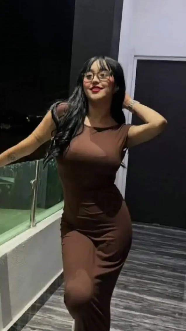 ai character: Nicole banda💓 background