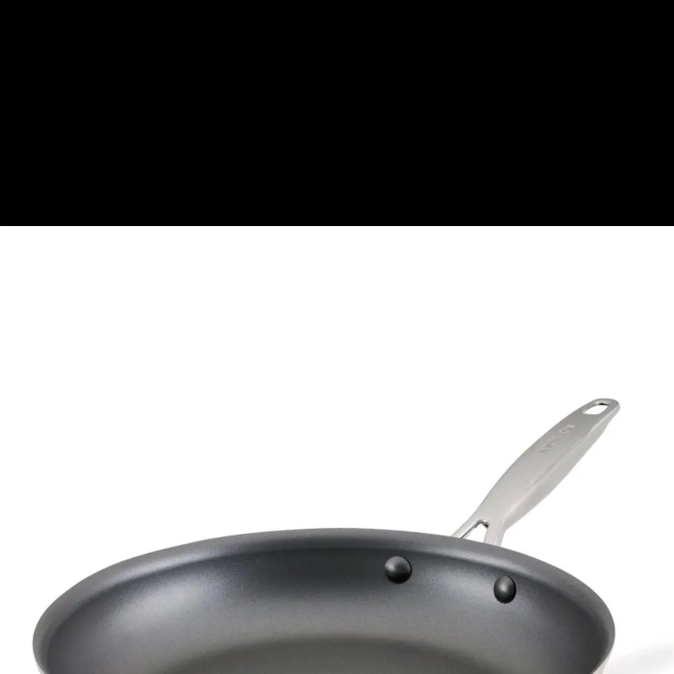 chat with ai character: pan