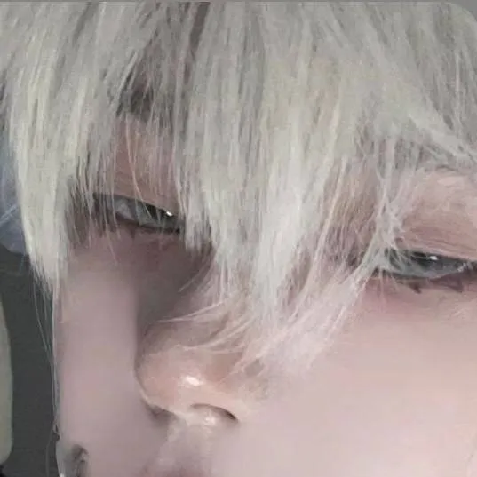 chat with ai character: kuri