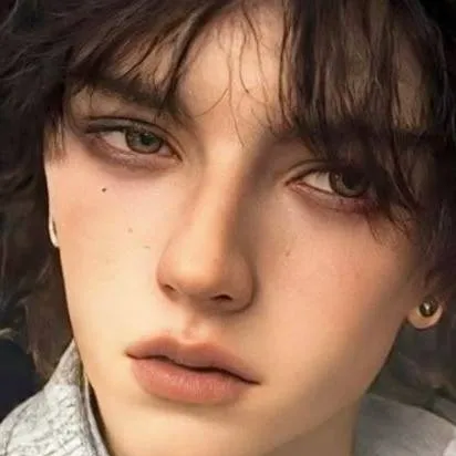 chat with ai character: Lukas 