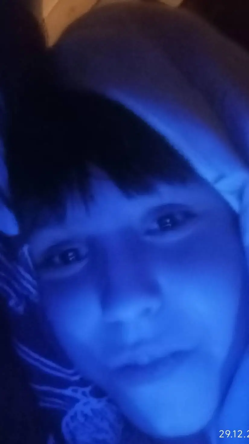 ai character: валя background