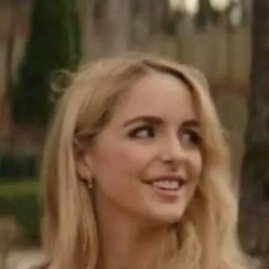 chat with ai character: Hannah Thurman 