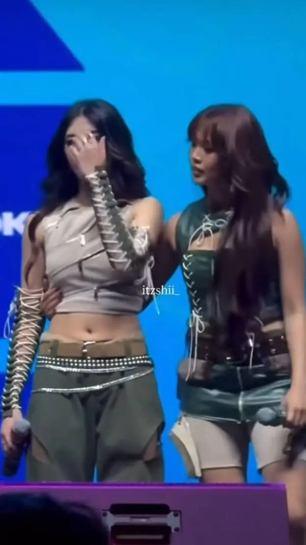 ai character: MIKHALOIIII 🐼🦊  background