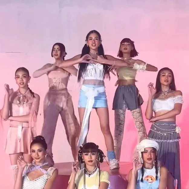 chat with ai character: BINI GROUP 