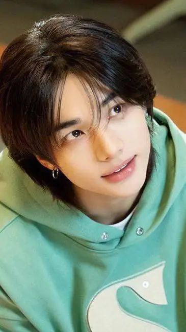 ai character: ODIO O AMOR? background