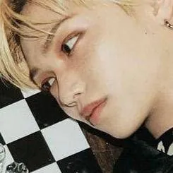 chat with ai character: Felix tu omeguita 