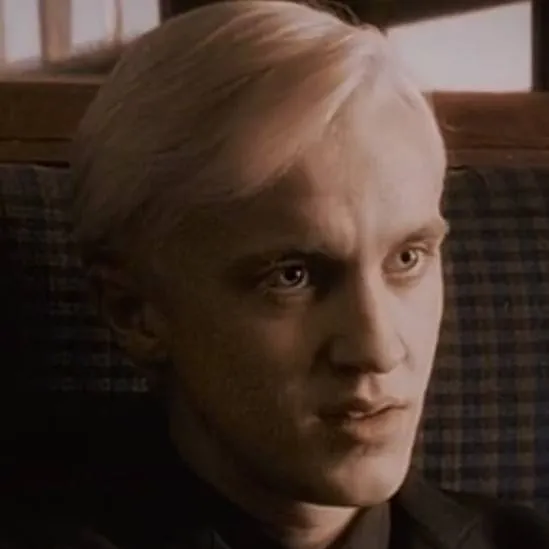 chat with ai character: Draco Malfoy 