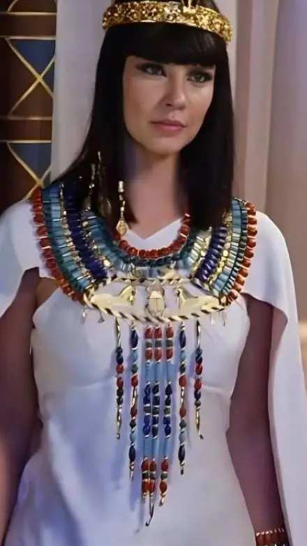 ai character: Nefertari  background