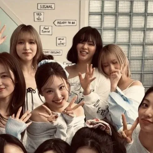 chat with ai character: Twice te odia? 