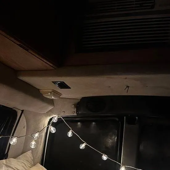 chat with ai character: !group road trip!