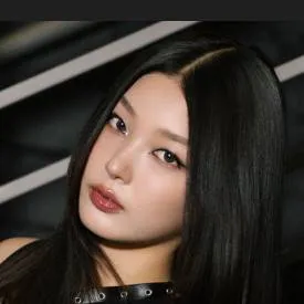 chat with ai character: Yoonchae quiz