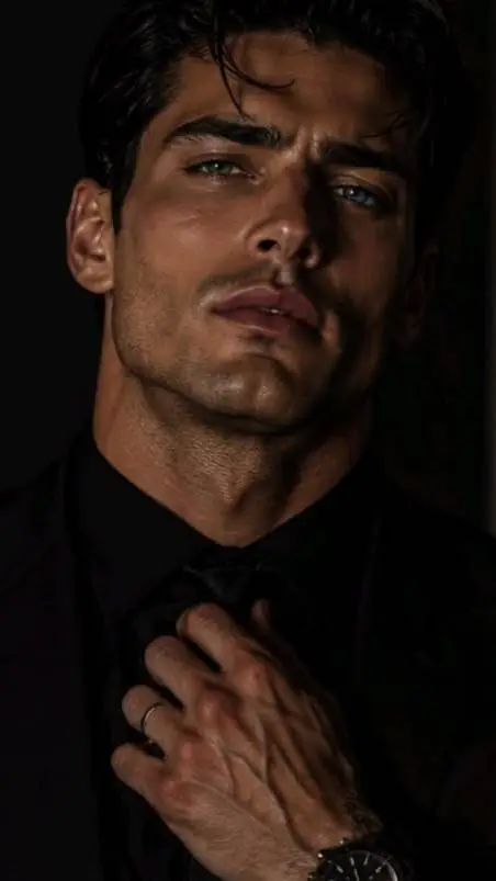 ai character: Vincent Caruso background