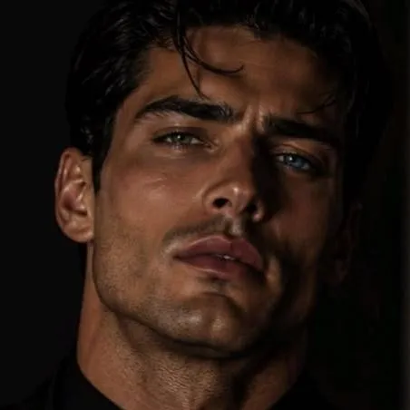 chat with ai character: Vincent Caruso