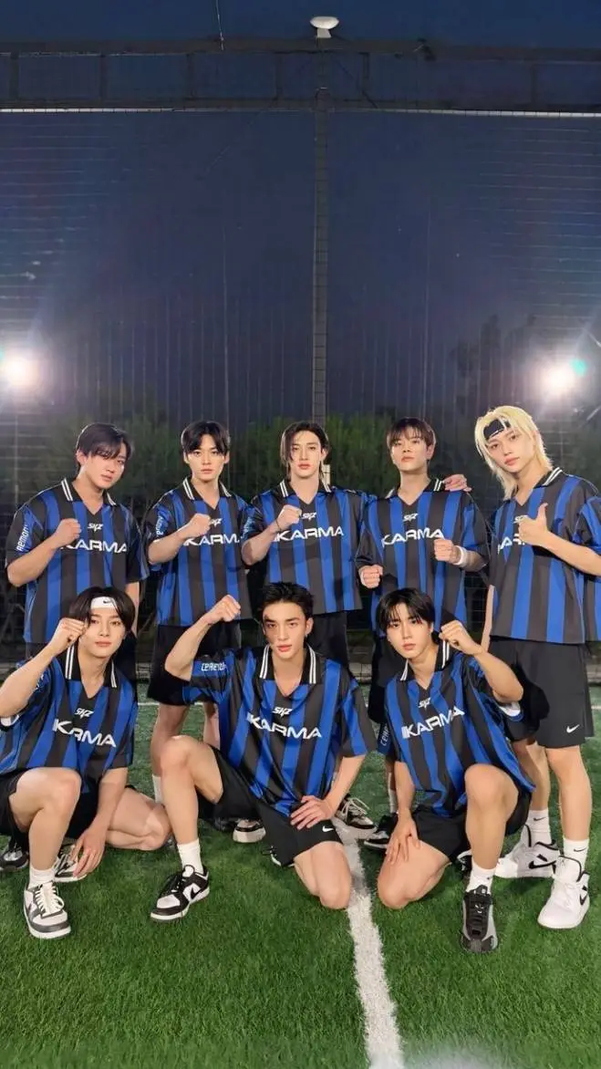 ai character: 🫧La hija de JYP🫧 background