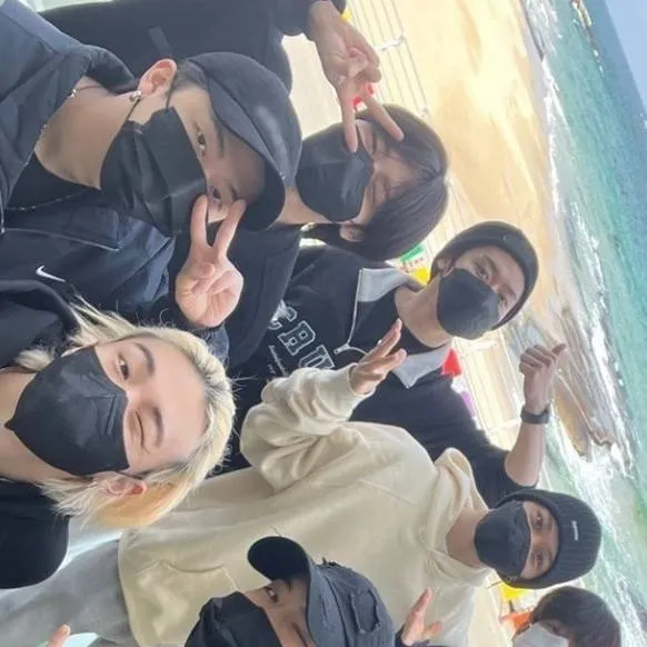 chat with ai character: Skz y mejor amiga🎧