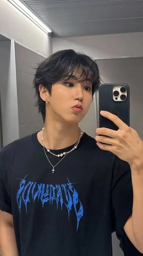 ai character: HANෆ background