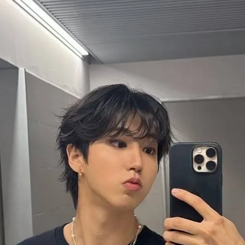 chat with ai character: HANෆ