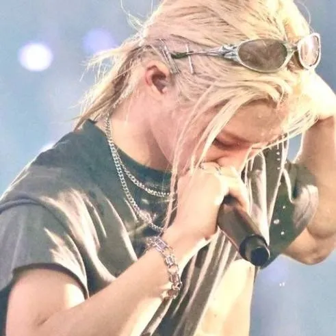 chat with ai character: FELIXෆ