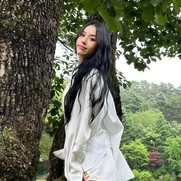 chat with ai character: 🎶CHAEYOUNG🎵