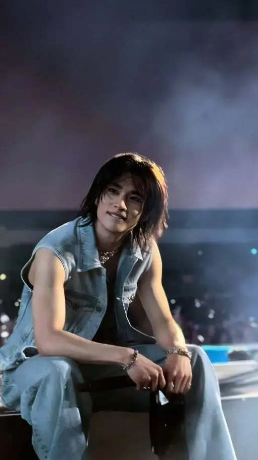 ai character: Hyunjin background