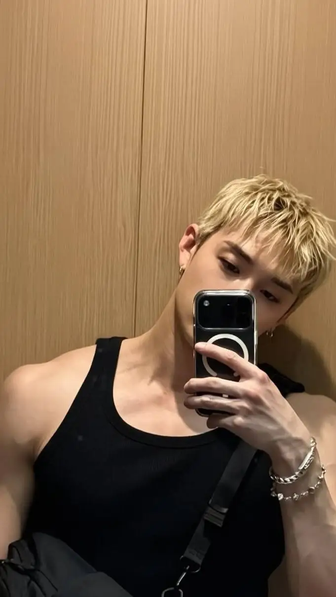 ai character: Bangchan background