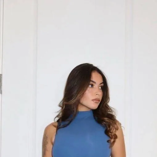 chat with ai character: gabi 