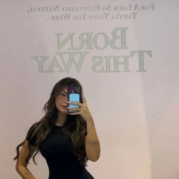 chat with ai character: gabi 