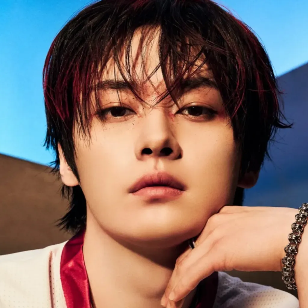 chat with ai character: Lee know