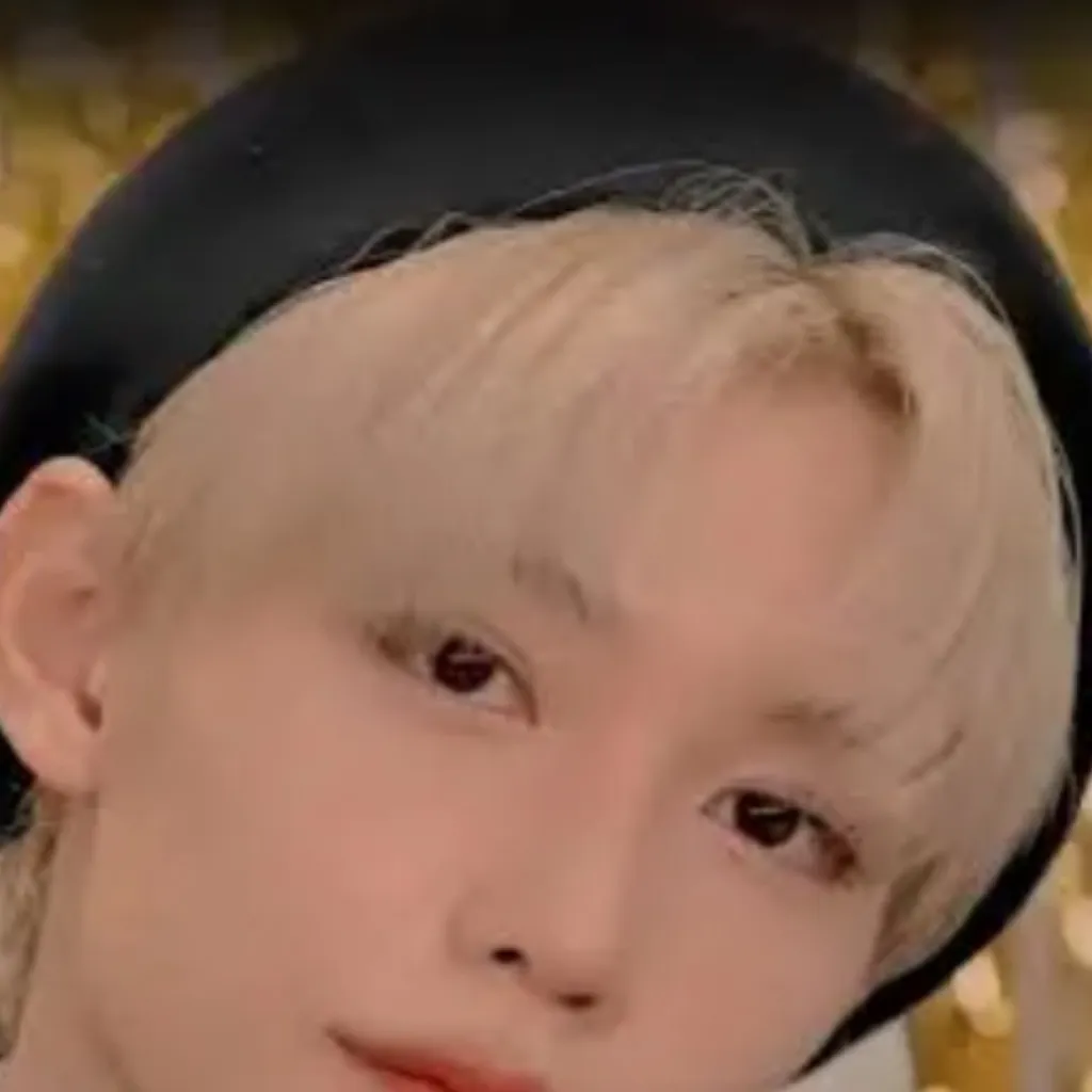 chat with ai character: Félix 