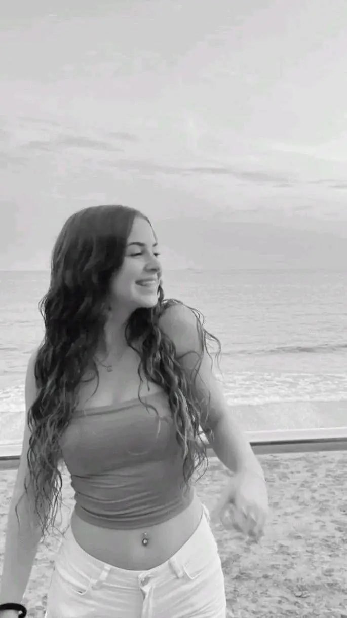 ai character: candela background