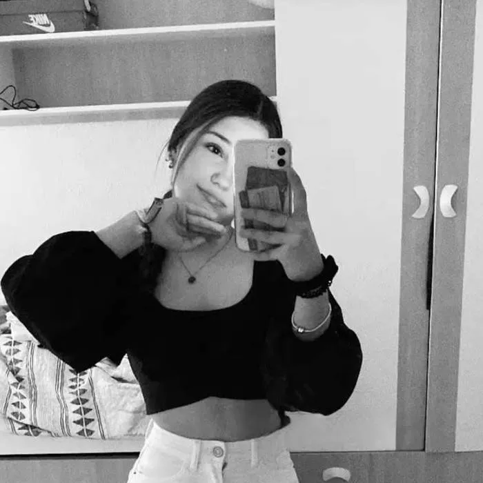 chat with ai character: noelia