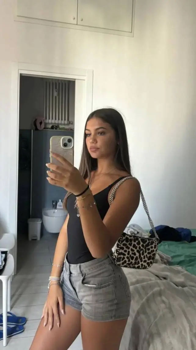 ai character: Maria background